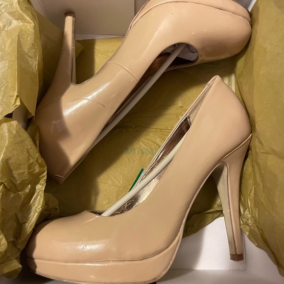 Madden Girl Nude Pumps - Picture 4 of 7